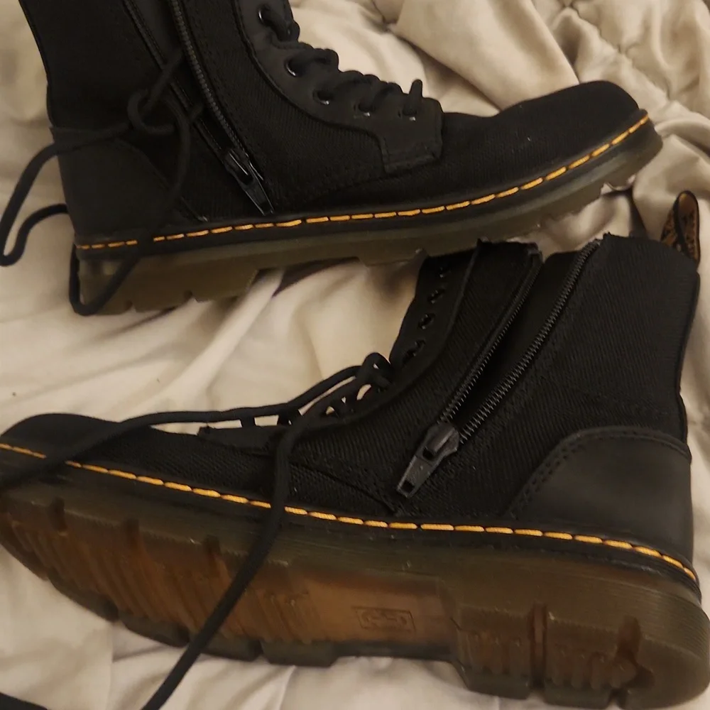 Dr. Martens Black Men's Combat Boots - Picture 4 of 7